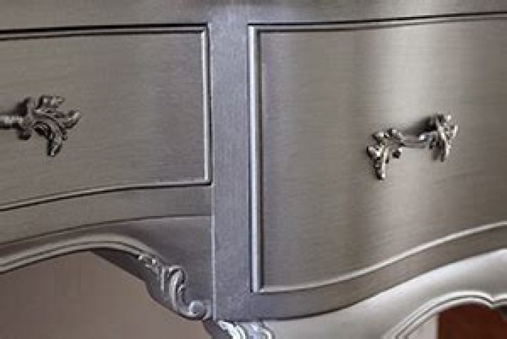 Can you use silver leaf on metal?