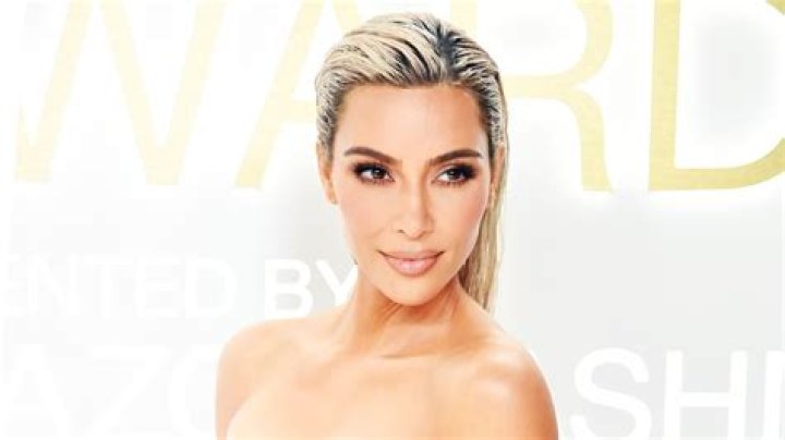 Does Kim K dye her hair?