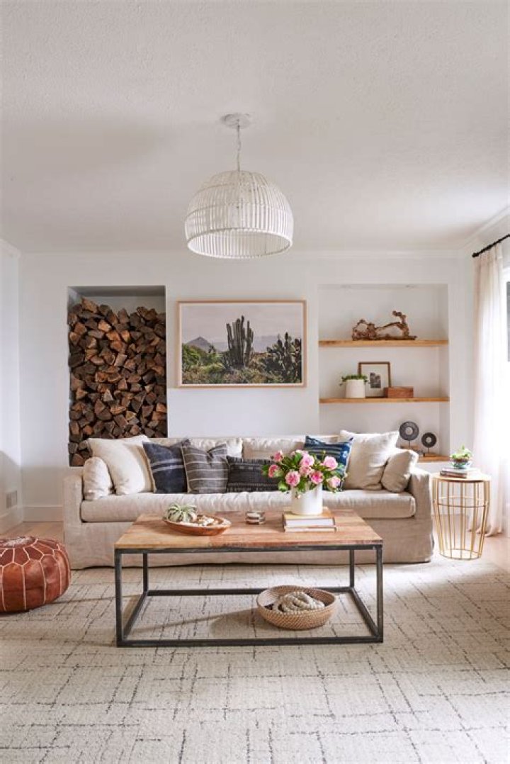 How do I decorate my living room rustic?