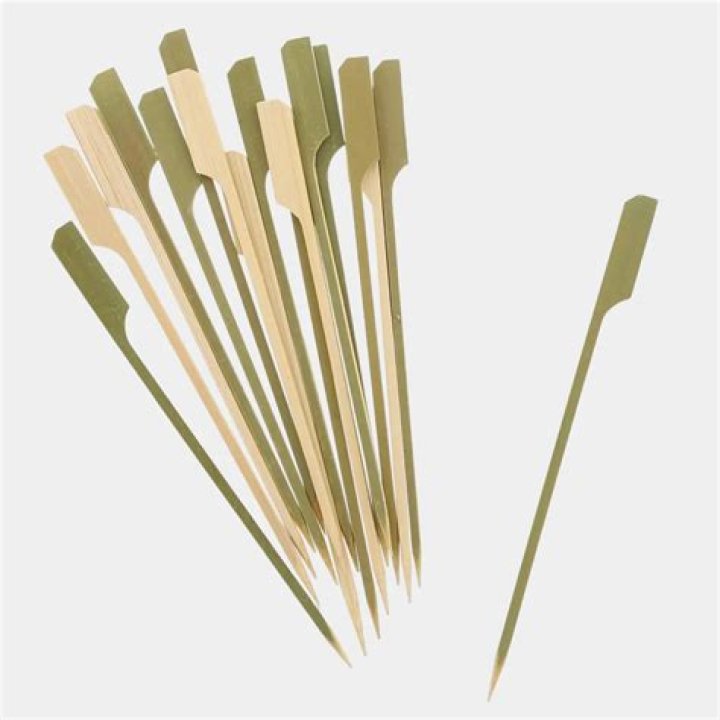 How do you bend bamboo skewers?