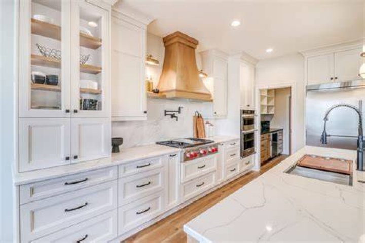 Which polyurethane is best for kitchen cabinets?